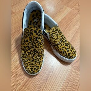 Nike court legacy slip on leopard
